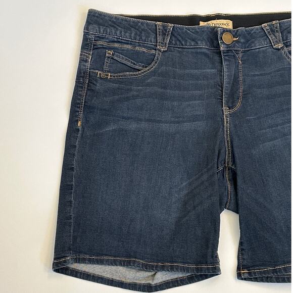 Democracy Absolution Stretch Denim Shorts Women’s Size 18W Dark Wash Blue Casual - Picture 2 of 10